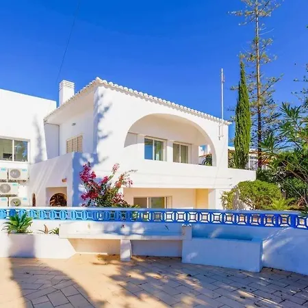 Carvoeiro Sleeps 6 With Pool Air Con And Wifi * Carvoeiro (Lagoa)