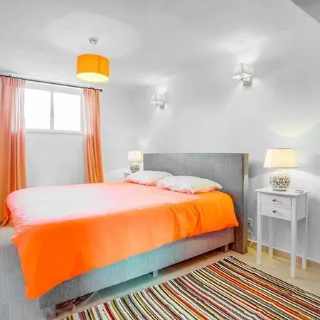 Carvoeiro Sleeps 6 With Pool Air Con And Wifi Villa
